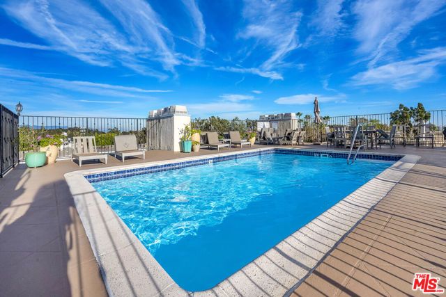 11740 W Sunset Boulevard 22, Los Angeles, CA 90049