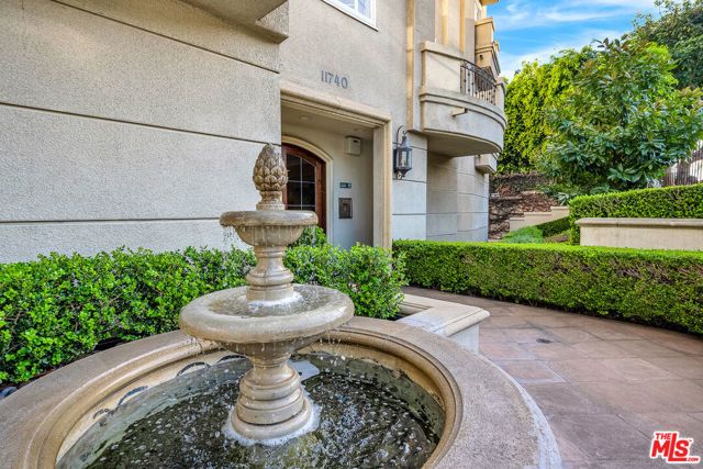 11740 W Sunset Boulevard 22, Los Angeles, CA 90049
