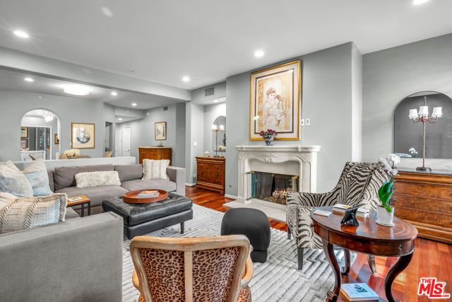 11740 W Sunset Boulevard 22, Los Angeles, CA 90049