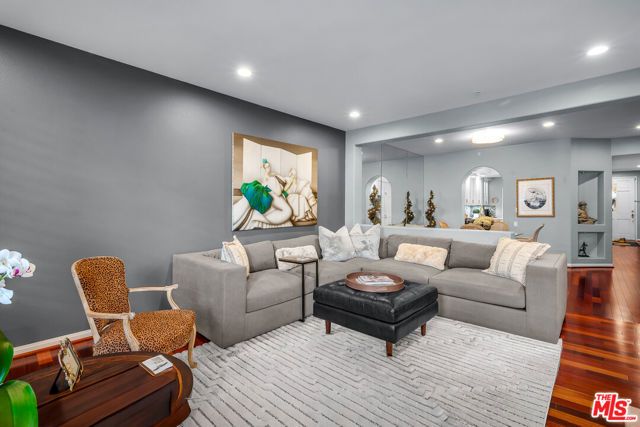 11740 W Sunset Boulevard 22, Los Angeles, CA 90049