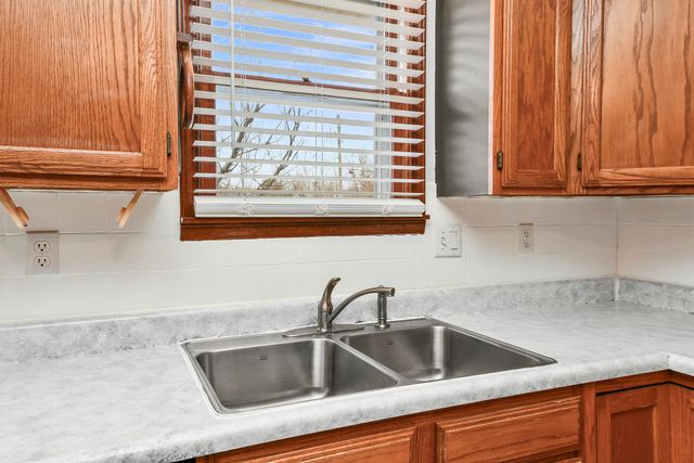 1027 Smith Avenue, Marshfield, MO 65706