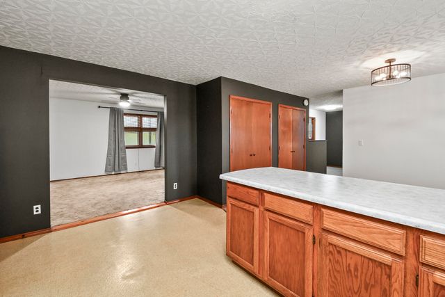 1027 Smith Avenue, Marshfield, MO 65706