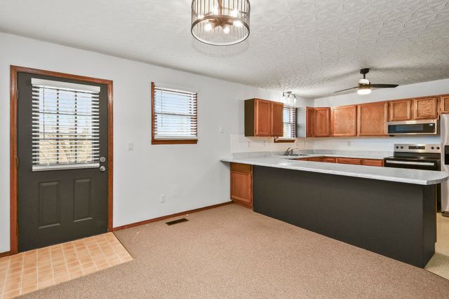 1027 Smith Avenue, Marshfield, MO 65706