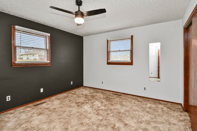 1027 Smith Avenue, Marshfield, MO 65706