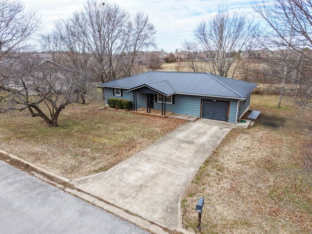 1027 Smith Avenue, Marshfield, MO 65706