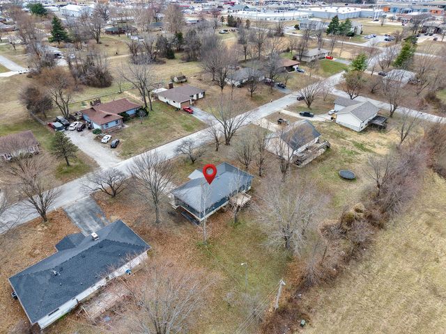 1027 Smith Avenue, Marshfield, MO 65706