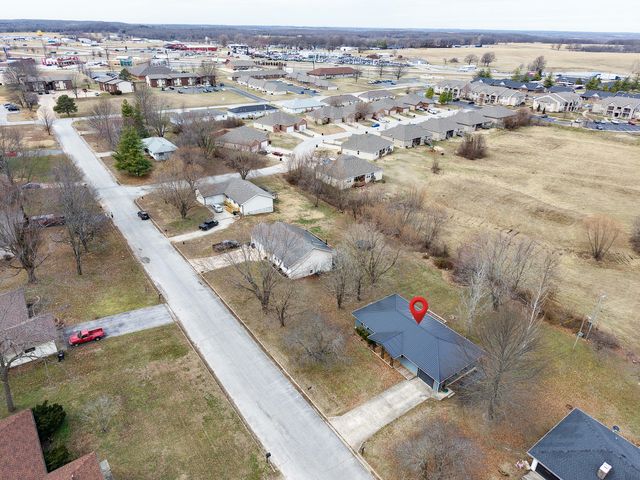 1027 Smith Avenue, Marshfield, MO 65706