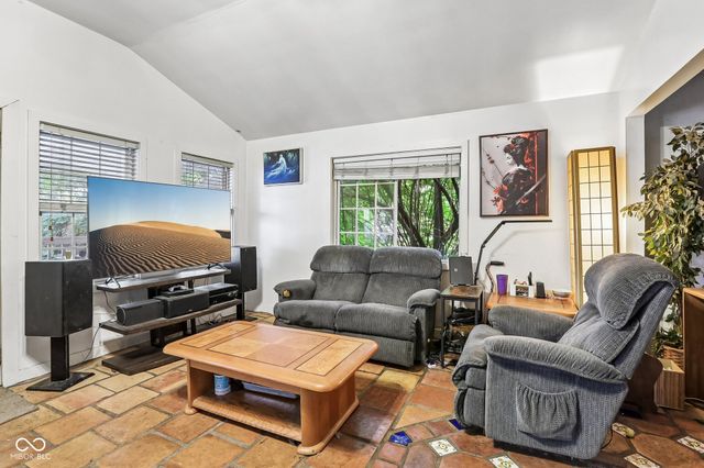 2215 W 60th Street, Indianapolis, IN 46228