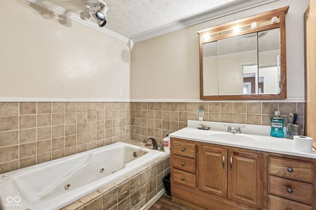 2215 W 60th Street, Indianapolis, IN 46228