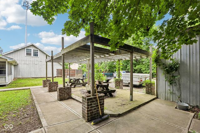 2215 W 60th Street, Indianapolis, IN 46228