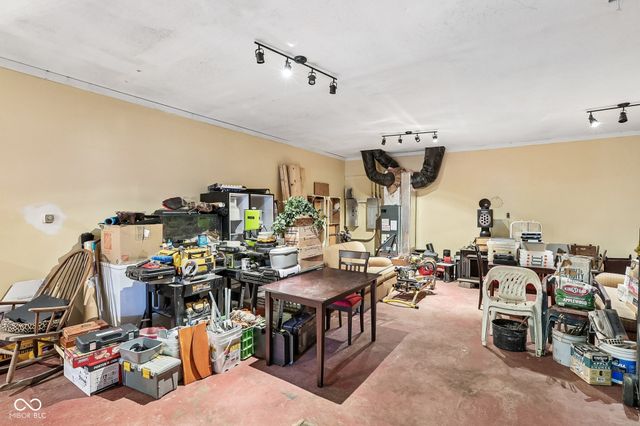 2215 W 60th Street, Indianapolis, IN 46228