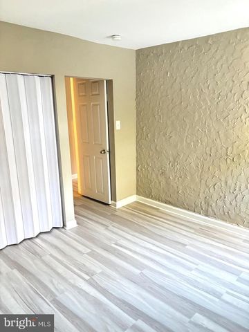 518 COLUMBUS RD, Burlington, NJ 08016