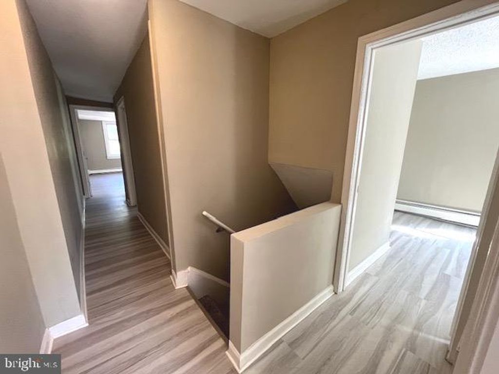 518 COLUMBUS RD, Burlington, NJ 08016