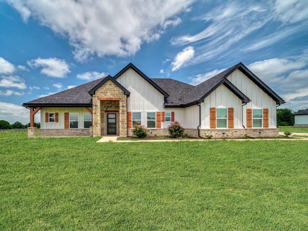 2558 W FM 1566, Celeste, TX 75423