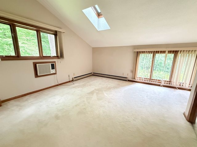 23 Robin Way, Brattleboro, VT 05301