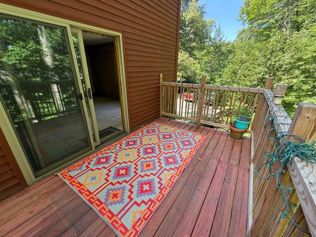 23 Robin Way, Brattleboro, VT 05301