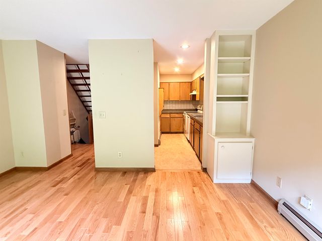 23 Robin Way, Brattleboro, VT 05301