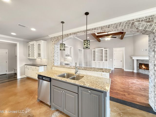 613 Emerald Court, Brandon, MS 39047