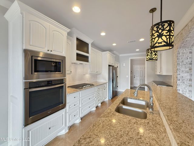 613 Emerald Court, Brandon, MS 39047