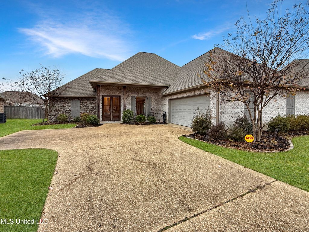 613 Emerald Court, Brandon, MS 39047