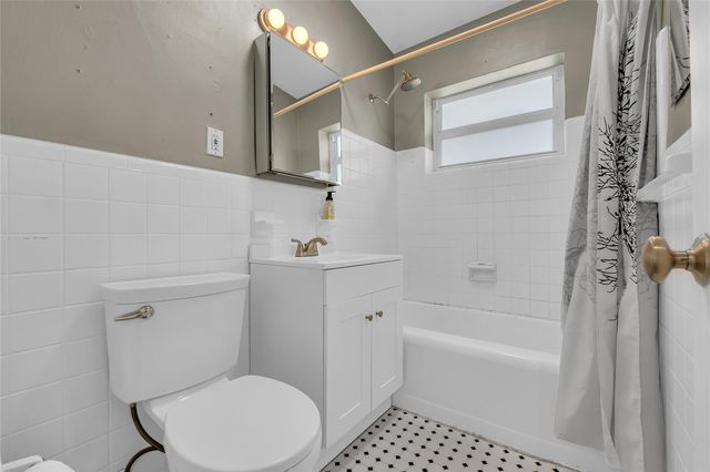 1705 SW 10th Street, Fort Lauderdale, FL 33312