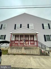 159 E CHESTNUT ST #2 E, Bechtelsville, PA 19505