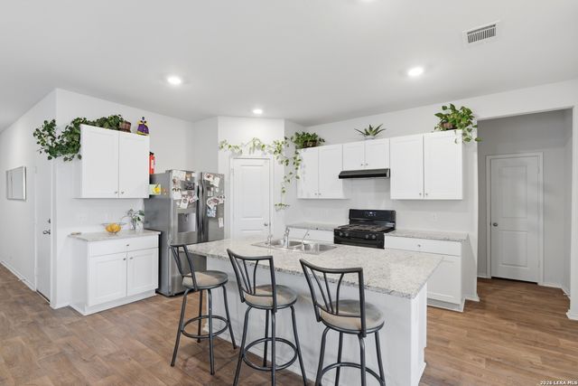 10410 McIntosh, San Antonio, TX 78252