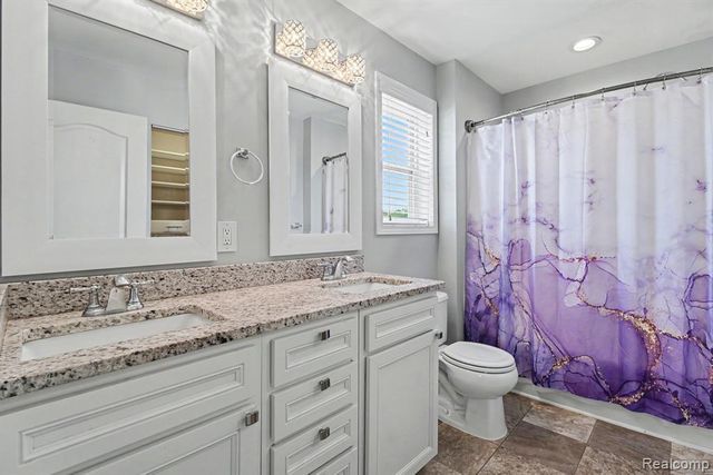 411 Ridgewood Drive, Ortonville, MI 48462