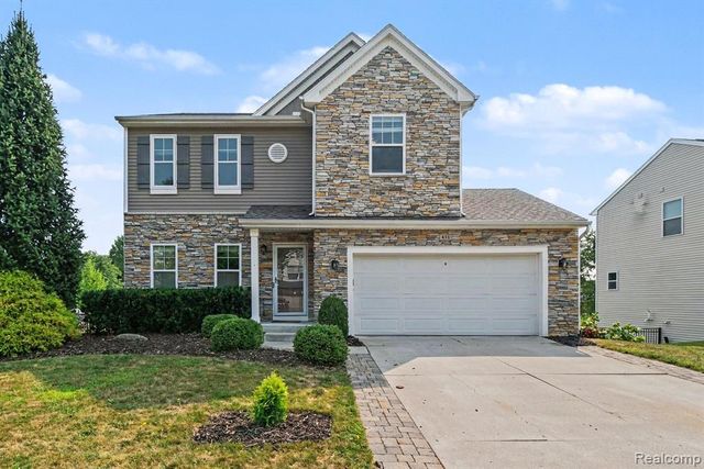 411 Ridgewood Drive, Ortonville, MI 48462