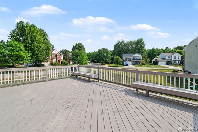 411 Ridgewood Drive, Ortonville, MI 48462