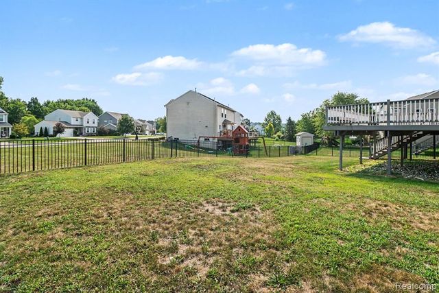 411 Ridgewood Drive, Ortonville, MI 48462