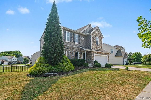 411 Ridgewood Drive, Ortonville, MI 48462
