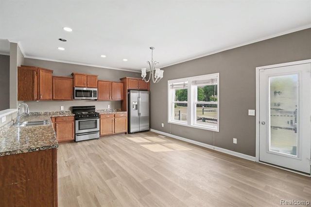411 Ridgewood Drive, Ortonville, MI 48462
