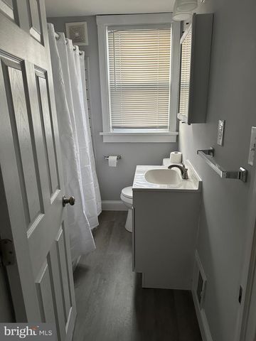 21 LAMBSON LN, New Castle, DE 19720