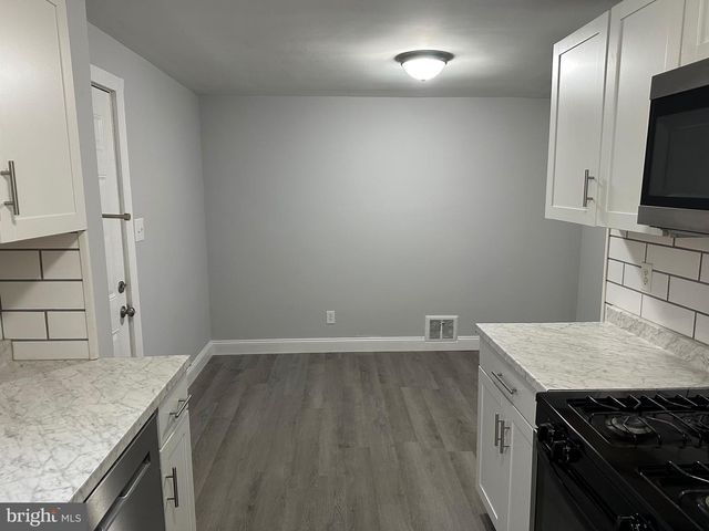 21 LAMBSON LN, New Castle, DE 19720