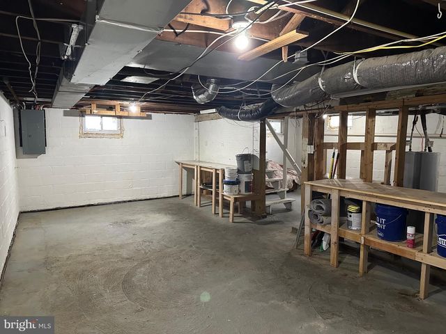 21 LAMBSON LN, New Castle, DE 19720