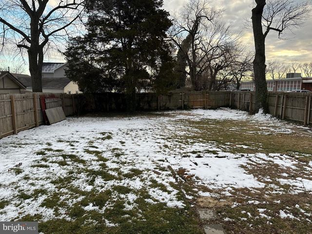 21 LAMBSON LN, New Castle, DE 19720