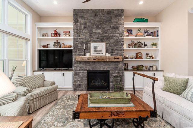 8977 Coe Drive, Plain City, OH 43064