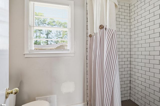 104 Old Well Place, Boiling Springs, SC 29316