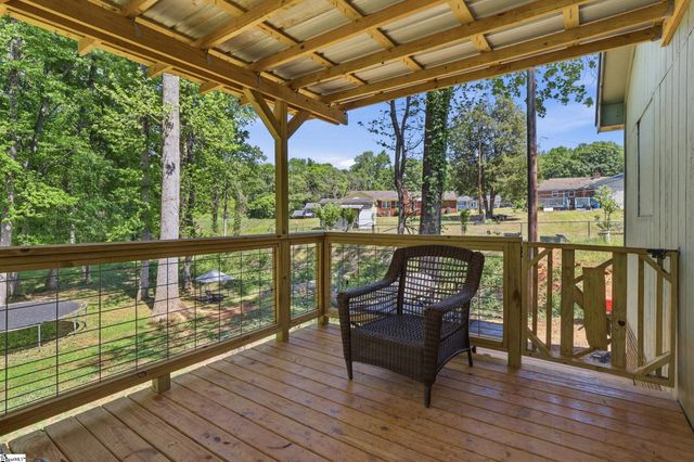 104 Old Well Place, Boiling Springs, SC 29316
