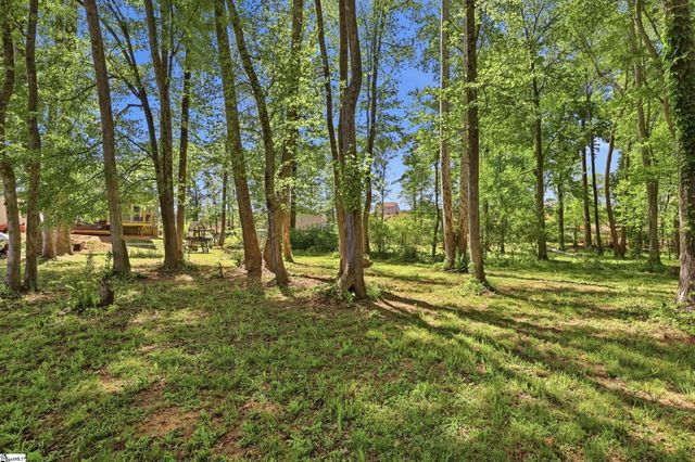 104 Old Well Place, Boiling Springs, SC 29316