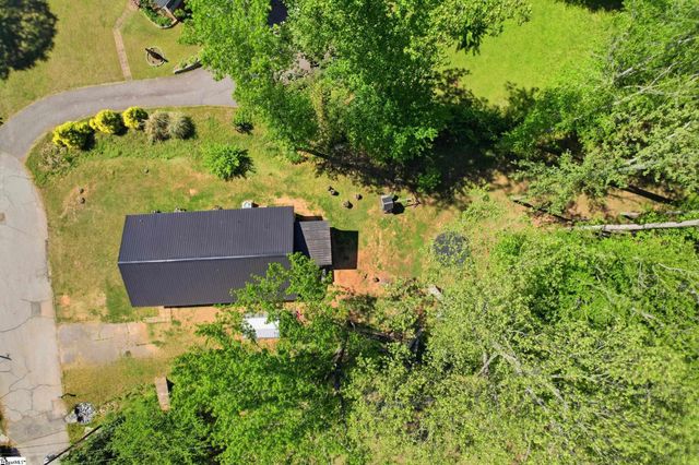 104 Old Well Place, Boiling Springs, SC 29316