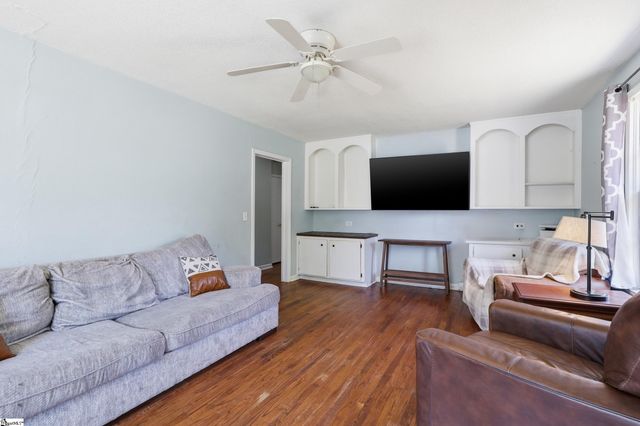 104 Old Well Place, Boiling Springs, SC 29316