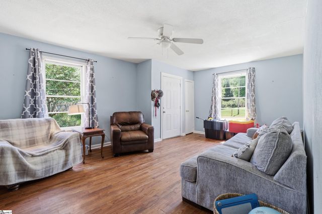 104 Old Well Place, Boiling Springs, SC 29316