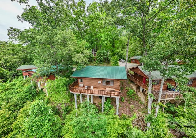 307 Blue Ridge Parkway, Bryson City, NC 28713