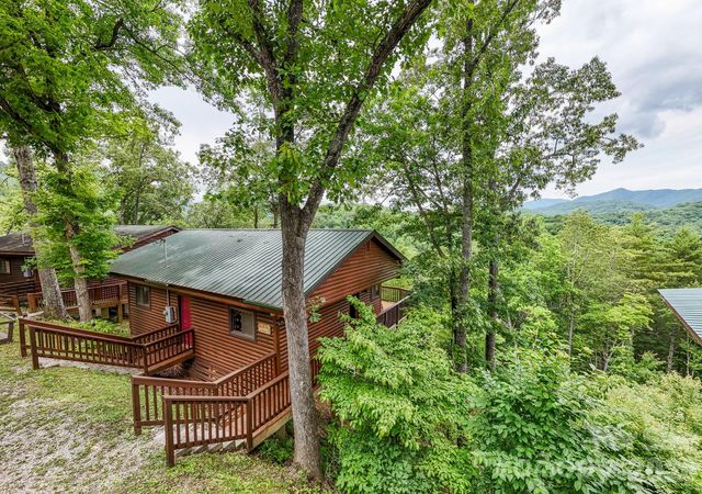 307 Blue Ridge Parkway, Bryson City, NC 28713