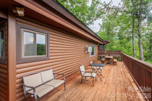 307 Blue Ridge Parkway, Bryson City, NC 28713