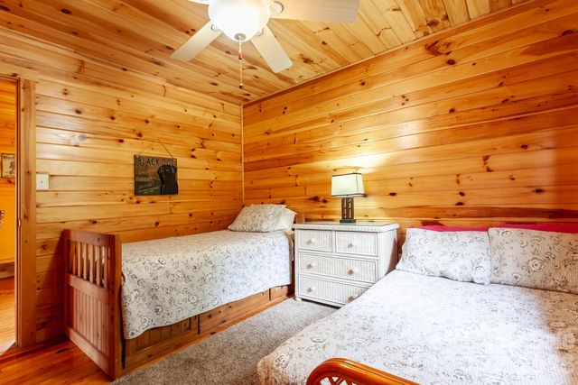 307 Blue Ridge Parkway, Bryson City, NC 28713