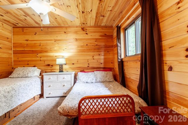 307 Blue Ridge Parkway, Bryson City, NC 28713