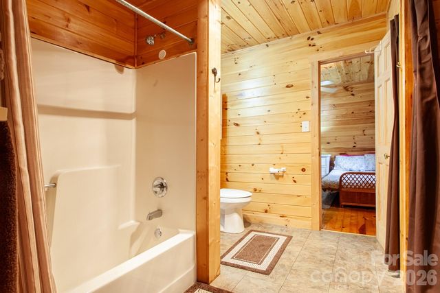 307 Blue Ridge Parkway, Bryson City, NC 28713